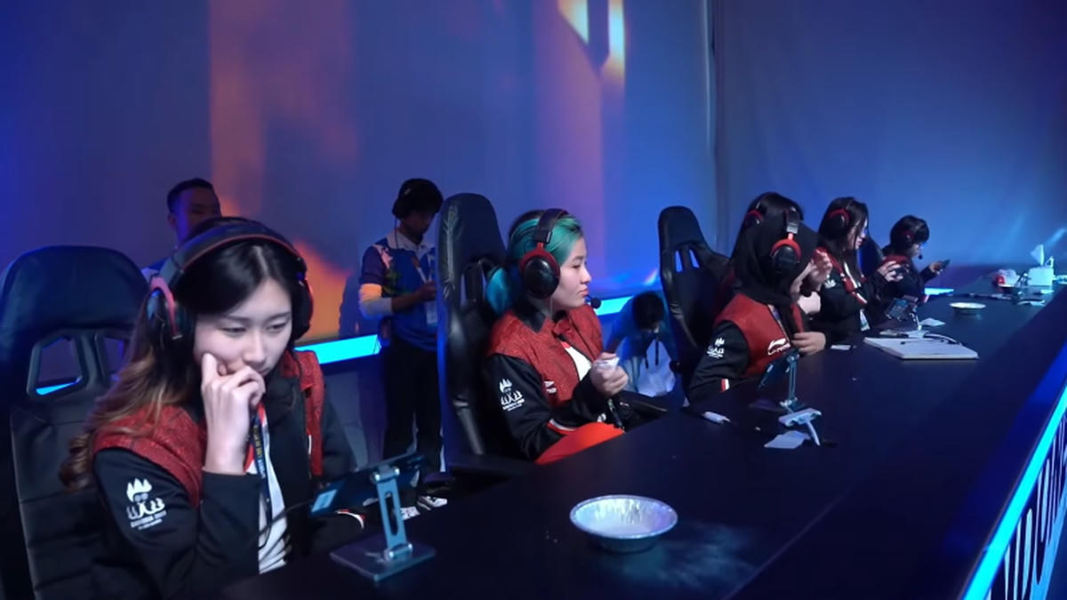 Indonesian Women's MLBB National Team Becomes Champion at the 2024 Asian Esports Games!